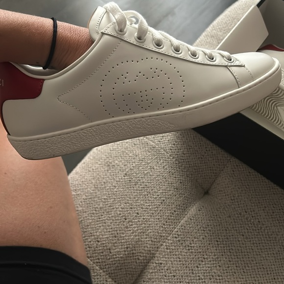 Gucci interlocking perforated GG sneakers - Picture 9 of 10